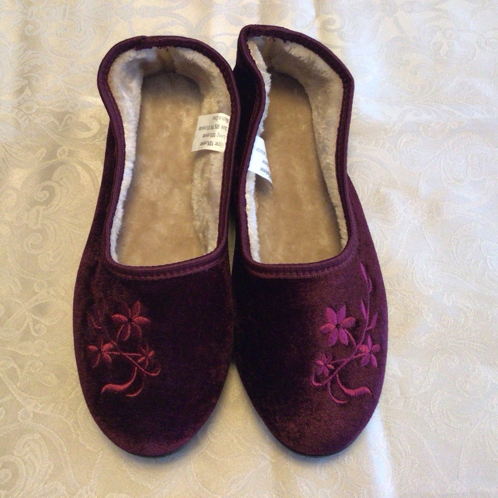 Burgundy Velvet Embroidered Slippers Plush Lined 10/11